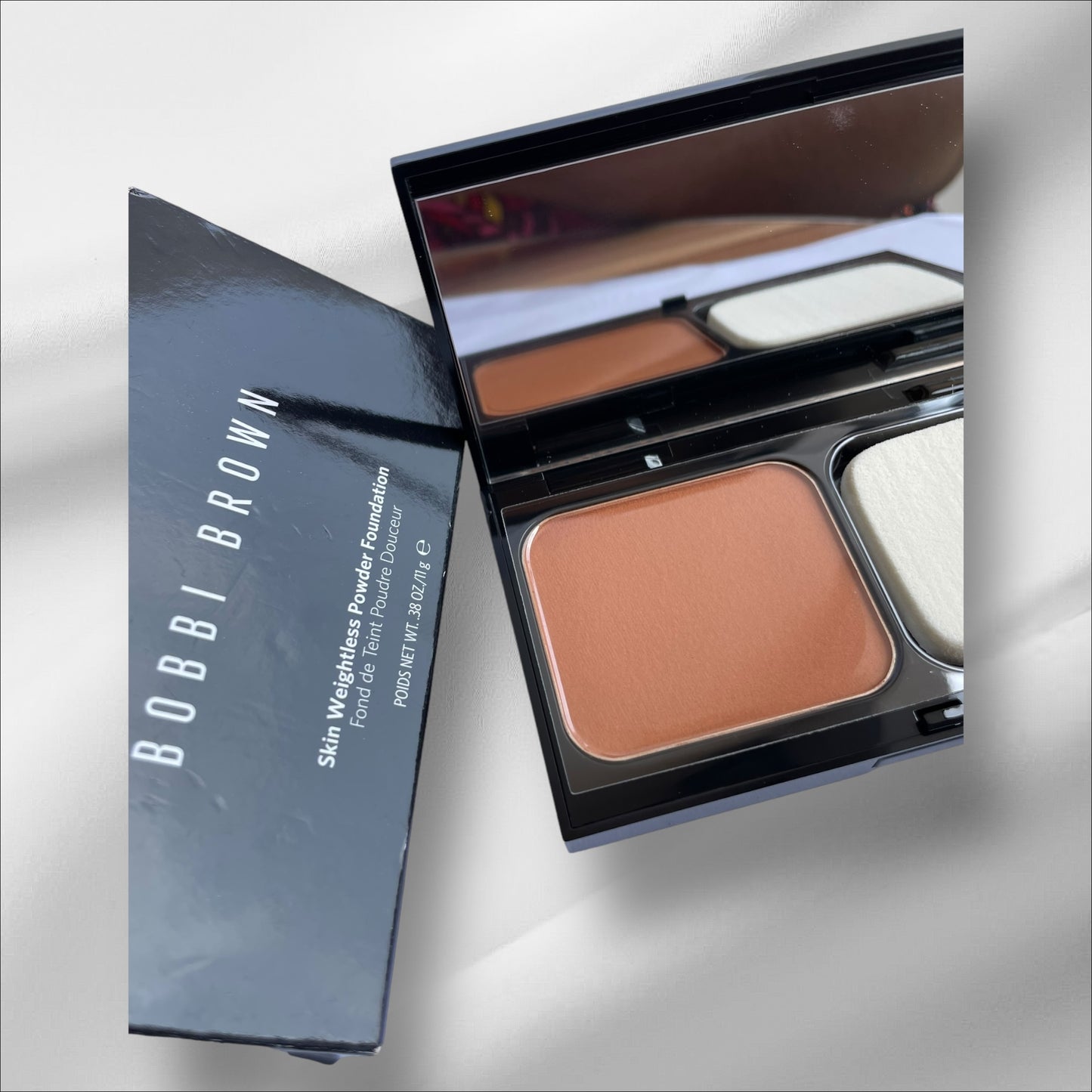 BOBBI BROWN Skin Weightless Powder Foundation