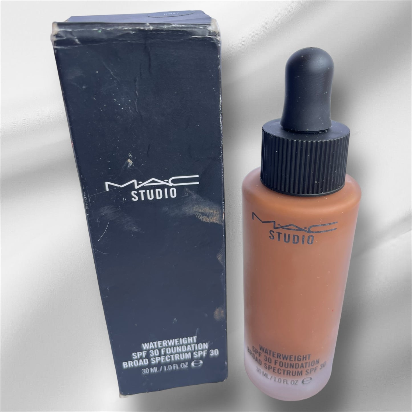 M.A.C STUDIO WATERWEIGHT SPF 30 FOUNDATION