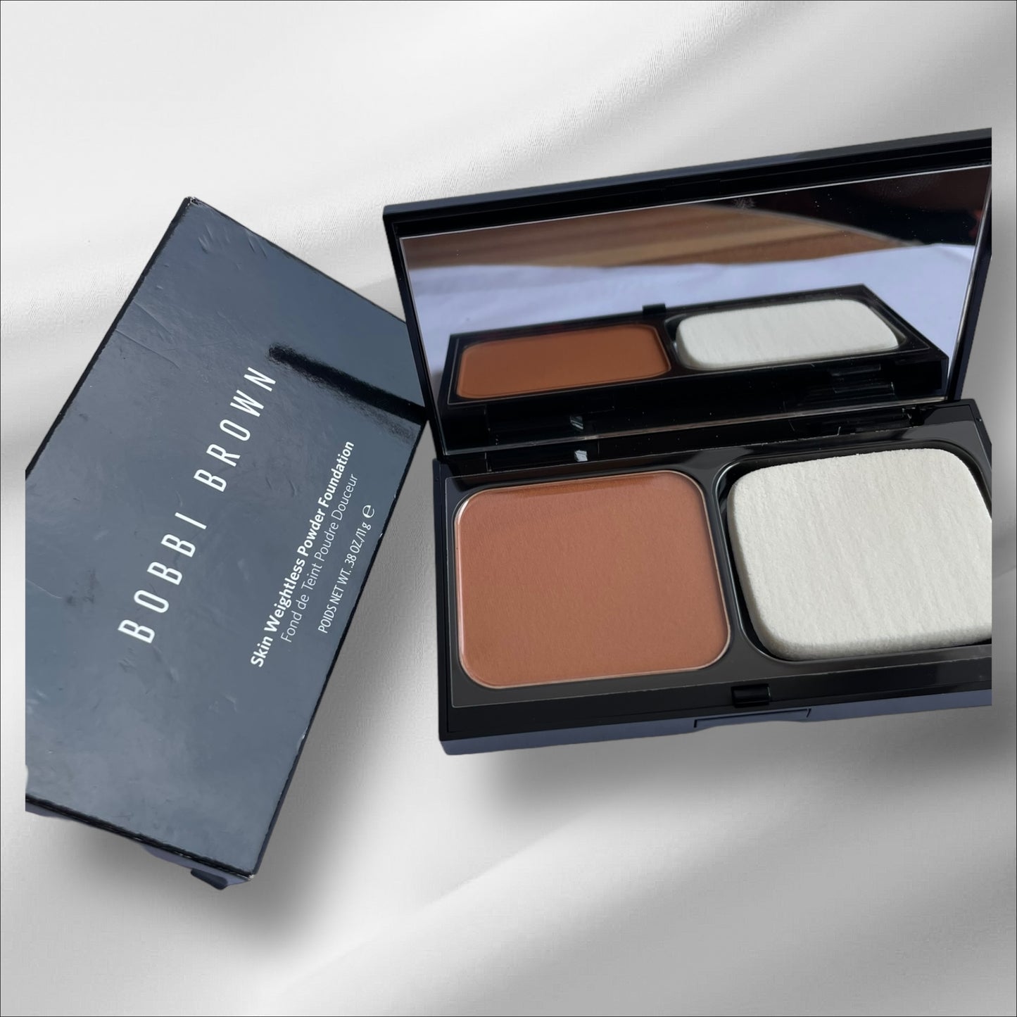 BOBBI BROWN Skin Weightless Powder Foundation